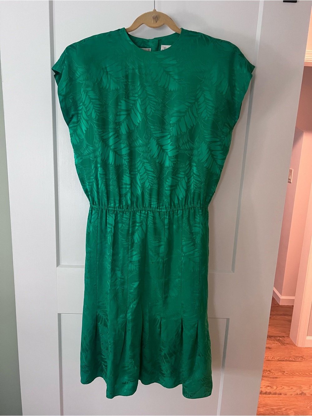Vintage Liz Claiborne Emerald Green Leaf-Print Midi Dress 100% silk, Size 8